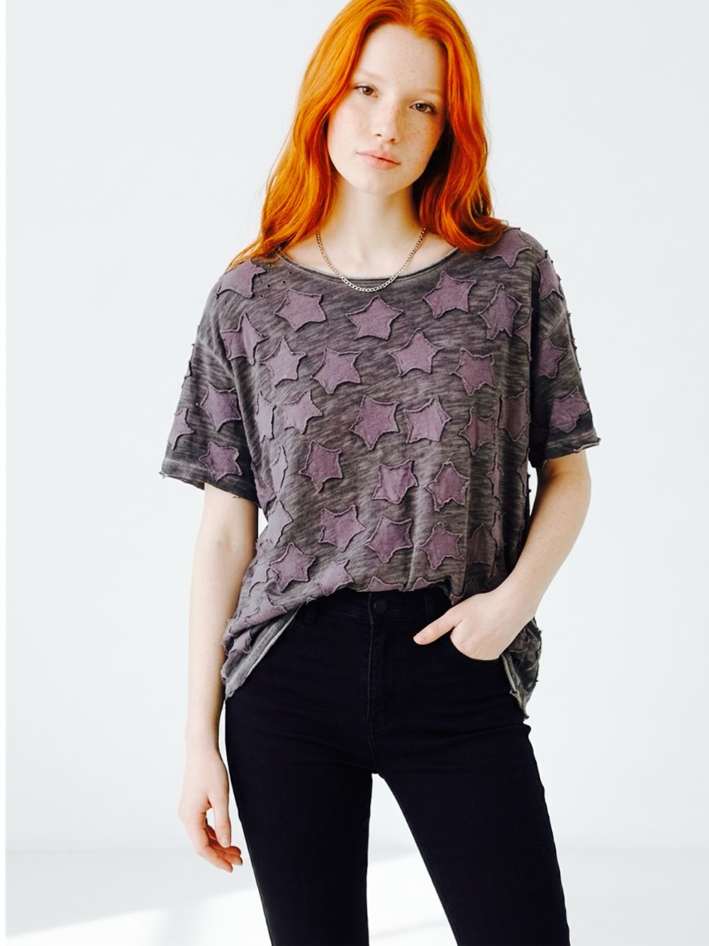 Magnolia Pearl Washed Star Appliqué Short Sleeve Tee - Gray Purple